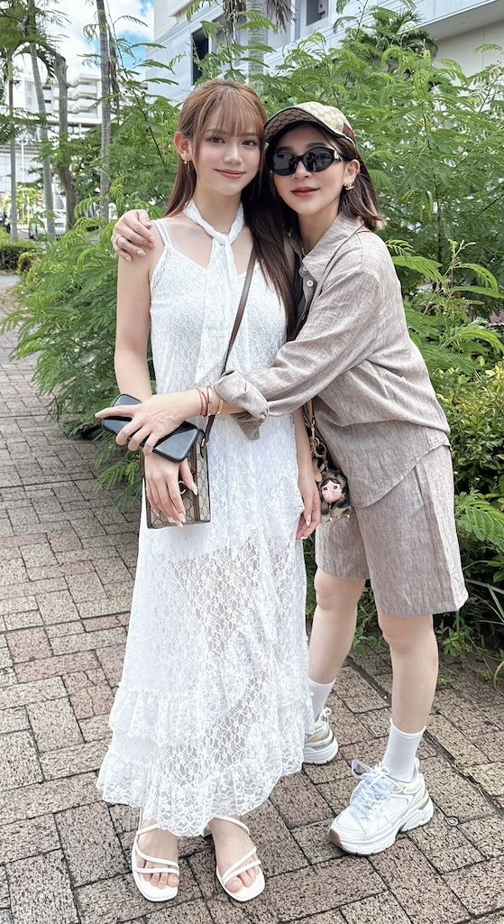 王彩樺與黃于庭母女情深。（圖／中天提供）