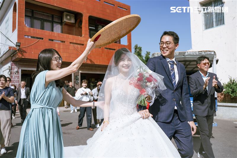 李宗霖過五關斬六將成功抱得美人歸。（圖／李宗霖提供）