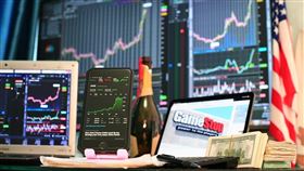 櫃買中心依114年Q3財報每股淨值調整信用交易名單：鴻翊、博士旺等12檔淨值站回票面，11/24起恢復融資融券；燦星旅、浩鼎等6檔跌破票面，同日起暫停新增融資融券但可了結。名單洗牌，槓桿操作更要看風險，追高易翻車。（示意圖／PIXABAY）