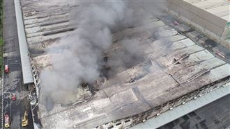 物流中心大火廢棄物惡臭　家樂福抗罰勝訴