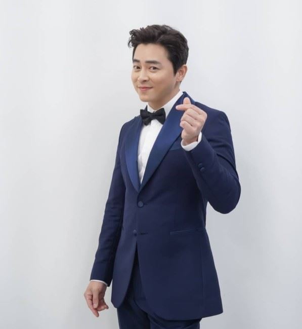 曹政奭這時半開玩笑說︰「哥不是交往過不少嗎？」李瑞鎮並未否認。（圖／翻攝自曹政奭IG）