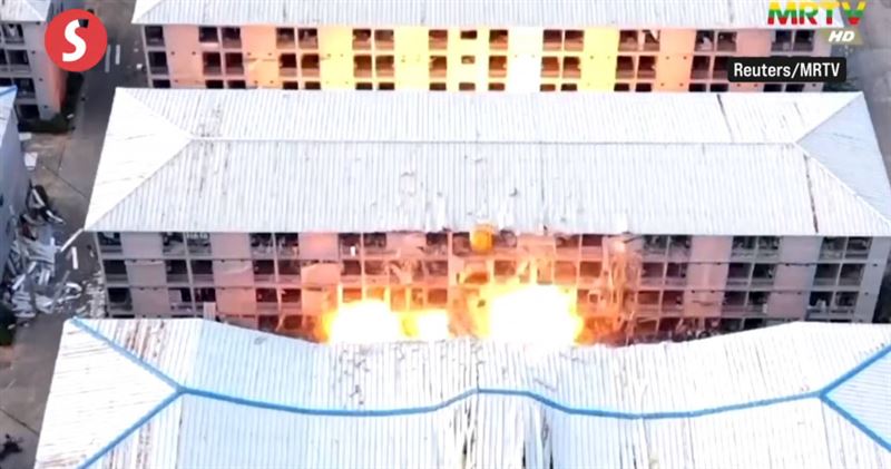 緬甸軍政府大規模清剿KK園區，敏昂萊下令炸毀大樓。（圖／翻攝自youtube／The Star）