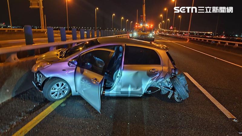 新/國8詭車禍!2車撞爛「1名駕駛失蹤」