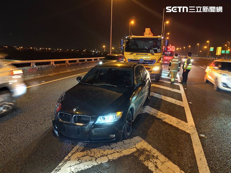 另一部車上空空如也，人去哪警方要追查。（圖／翻攝畫面）