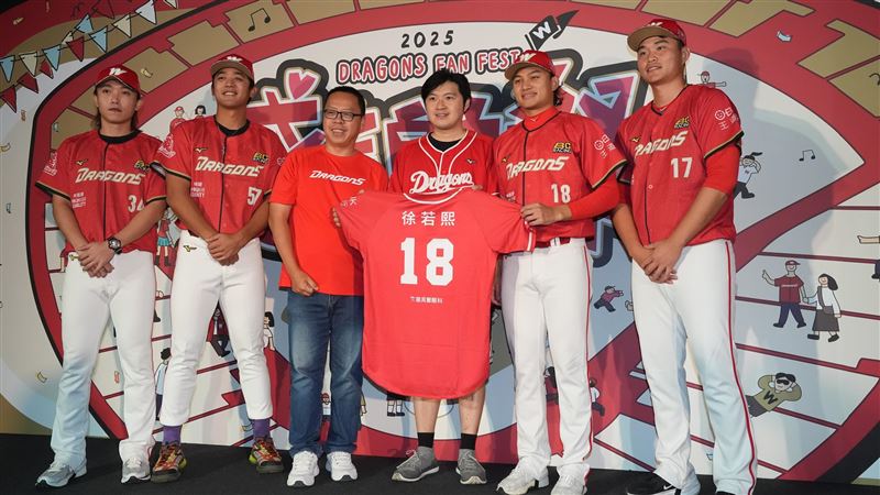 味全龍感謝祭在台北大巨蛋湧進近萬名龍迷。（圖／味全龍提供）