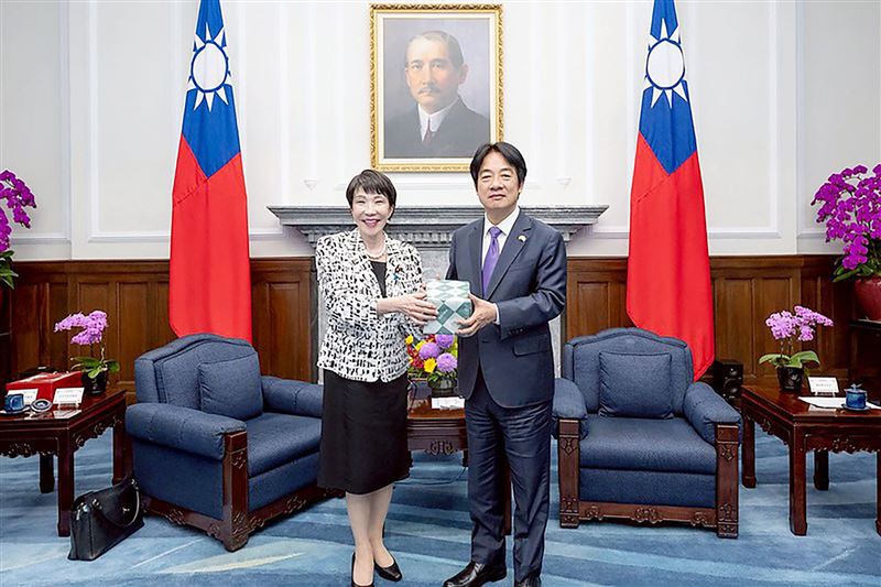 日本網友分享首相高市早苗去年率眾議員來台參訪拜會總統賴清德的照片。(圖／翻攝X@外交部,ROC)