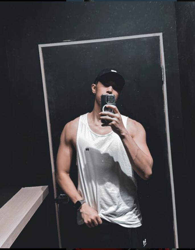 范姜彥豐曬出身材照。（圖／翻攝自IG @zack_fanchiang）