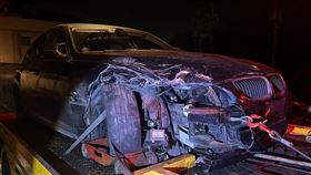國道8號驚悚追撞！車成廢鐵肇事駕駛「消失」，警急調影像追緝。（圖／翻攝畫面）