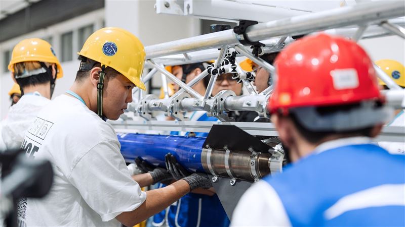 旭海發射場連兩天見證校園火箭接力升空：成大AfterLight1受7～8m/s側風調整仰角、飛至761公尺並完整回傳數據；淡江「淡江二型」6:46升空，推進13秒、估射高逾7公里，航電驗證成功，台灣學研太空能量更進一階。（圖／太空中心提供）