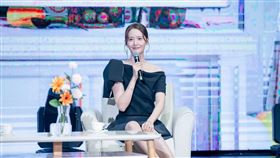 潤娥看到台灣粉絲應援超驚喜又開心，並表示會再用更多作品來跟大家見面。（SHOWOFFICE提供）