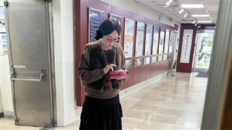 野生捕獲徐薇現身世新大學　跟他搶鋒頭