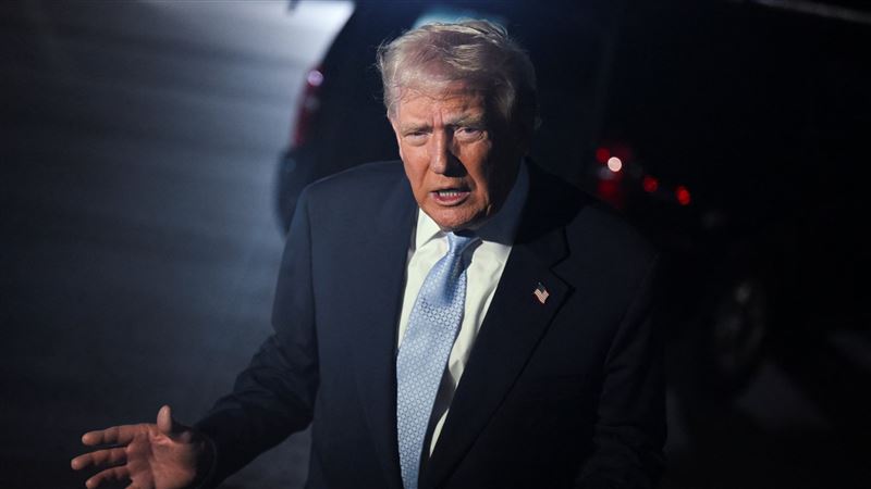 美烏23日才剛開始展開談判的一大早，川普就批評烏克蘭領導層「不知感激」而發飆。（圖／翻攝自X平台 @EricLDaugh）