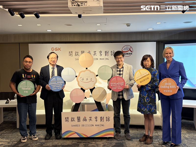 醫師更示警近年新確診感染者「年齡有下降趨勢、年輕族群感染比例上升」，也為防治佈局敲響警鐘