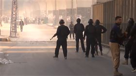 3名自殺炸彈客24日以巴基斯坦一支準軍事部隊的總部為目標，造成3死至少5傷。（圖／翻攝自X平台 @globaltrendsX）