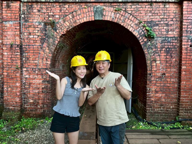 胡瓜與金針菇赴九份。（圖／下面一位提供）