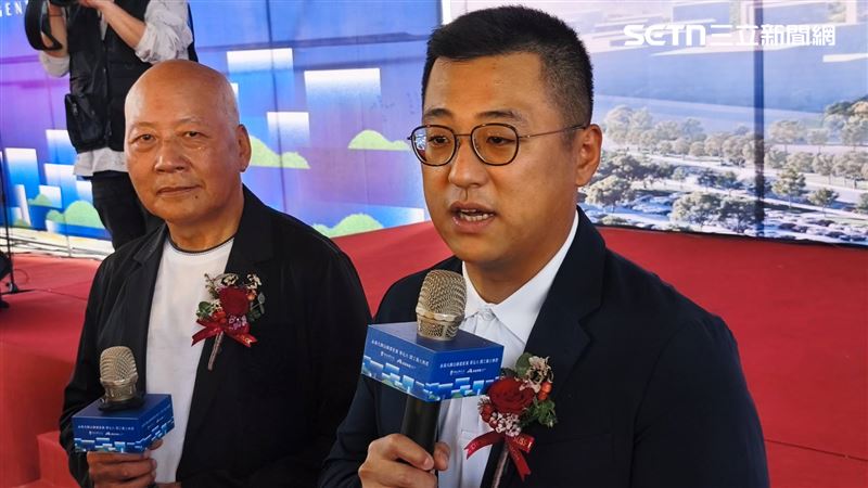 孫鼎翔指出，「漢皇RiverSky」目前預約看屋已破千件，約一半來自台北市，另一半則多是在地人及鄰近區域。（圖／記者陳韋帆攝影）