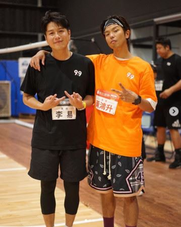 李易（左）和小鬼（右）的交情很好。（圖／翻攝自IG @leeyi527）