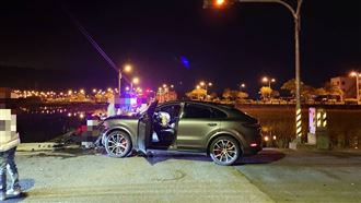 宜蘭保時捷男酒駕撞豐田　掉進水溝釀4傷