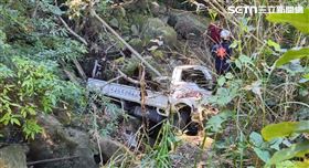 新／南投男失蹤半月找到了！車墜谷成乾屍（圖／翻攝畫面）