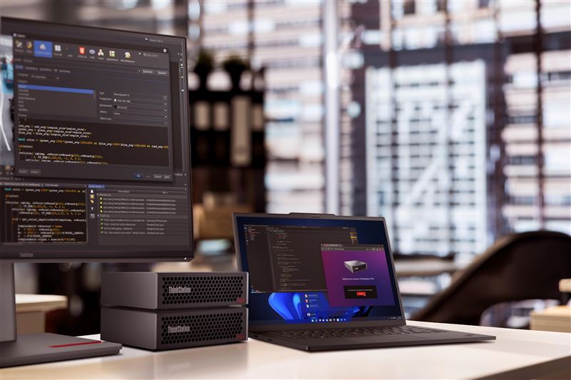 ThinkStation PGX（圖中）與ThinkPad P14s（圖右）。PGX採用 NVIDIA GB10 Grace Blackwell超級晶片，可支援2000億參數模型，並可透過雙機串聯運作多達4050億參數