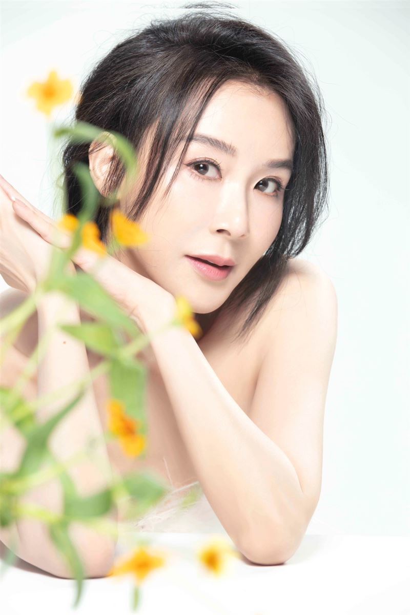 蕭薔慈善年曆30歲了。（圖／珍世美學慈善基金會提供）