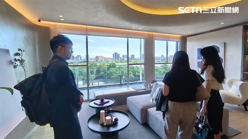 全國一般房貸利率升至2.6%，創金融海嘯後新高，信義房屋指出，即使央行未升息，但銀行實質房貸利率仍攀升，建議首購族把握新青安優惠省利息。（示意圖／記者陳韋帆攝影）