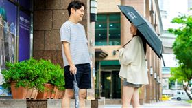 此次雙方共同開發商品，融合日系簡約美學與7-ELEVEN經典紅、橙、綠三色。（圖／品牌業者提供）