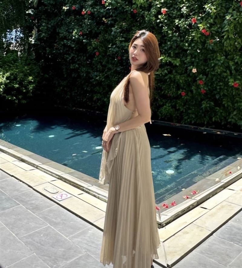 江小姐由於工作需要，每天上班都打扮光鮮亮麗及使用香水。（圖／江小姐提供）