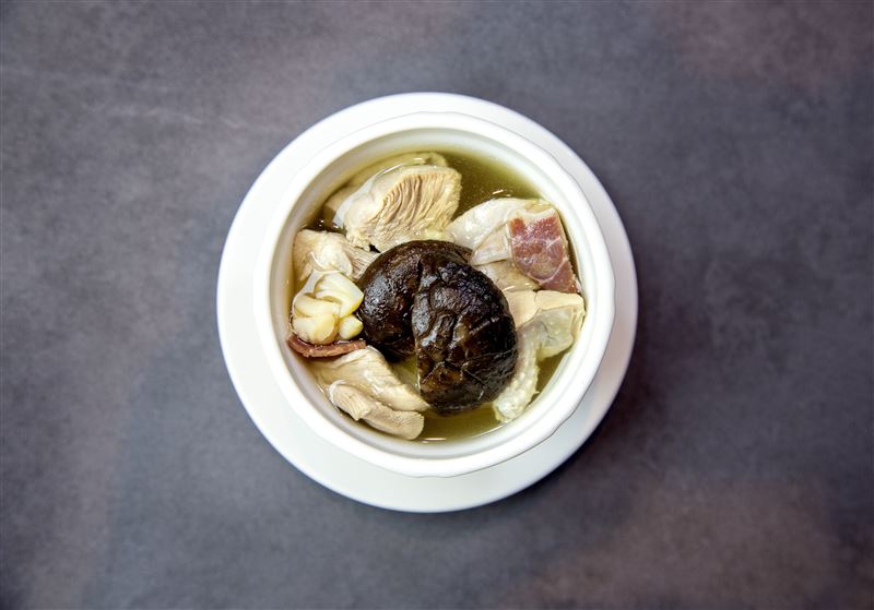 黨參花菇燉雞盅。（圖／品牌業者提供）