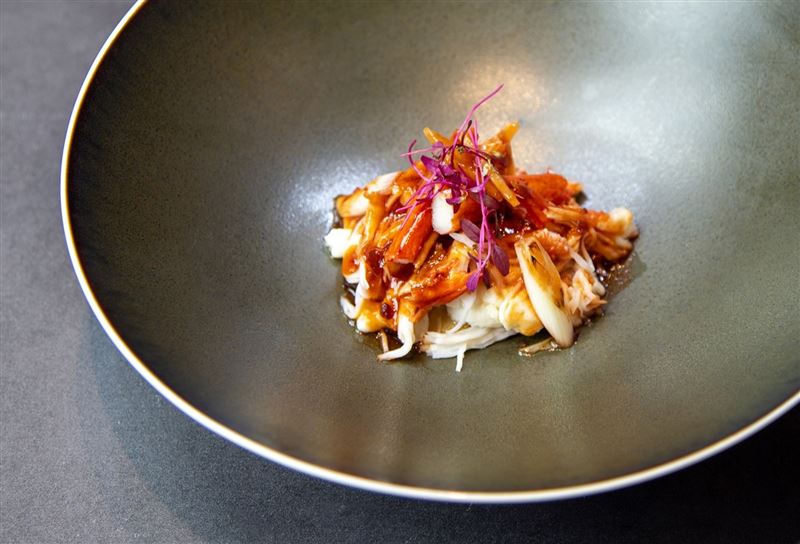 獅城香辣鱈場蟹芙蓉。（圖／品牌業者提供）