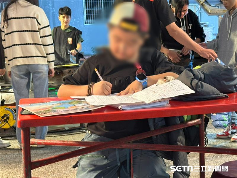 曾太太說，雖然日子過得很辛苦，但她最大的希望就是，多賺點錢讓全家生活好過點，特別是兩個孩子，不希望影響到他們的學習和成長。（圖／記者張雅筑攝）