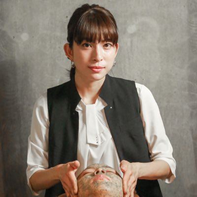 上原多香子醜聞曝光後幾乎消失演藝圈。（圖／翻攝自X平台 @REVISHOPokinawa）