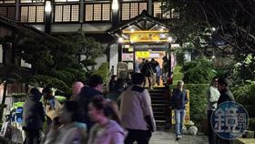 皇池被爆出是大違建，業者承諾會拆除並停業。