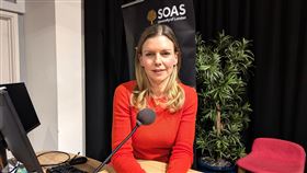 「看不見的國家」導演：習近平該放下　讓台灣做自己紀錄片「看不見的國家」導演、來自美國的葛靜文近日在倫敦接受中央社採訪時提到，中國國家主席習近平該放下身段、「放過自己」，讓台灣「做自己」，他不會因此失去中國與台灣之間任何經濟或文化關係。中央社記者陳韻聿倫敦攝　114年11月24日