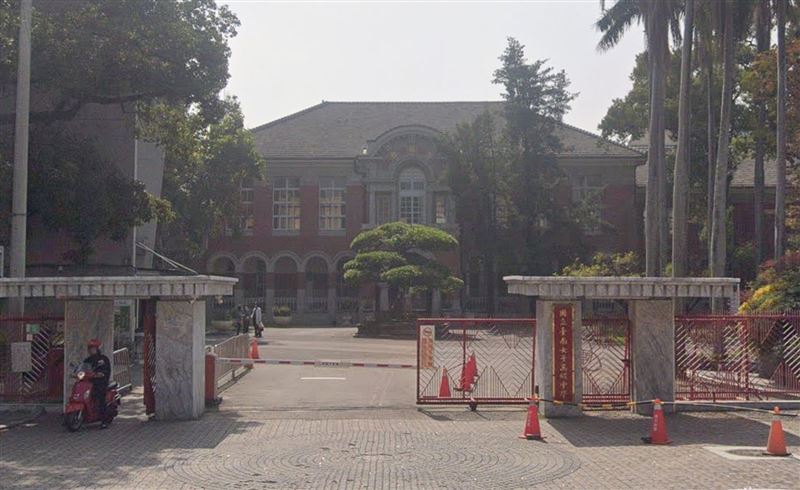 台南女中一名男性公民老師上課舉例被學生認為太露骨，校方認為構成性騷祭懲處。（翻攝自Google Maps）