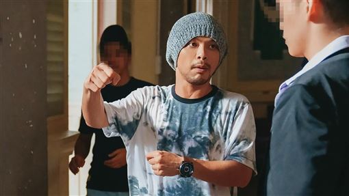 黃明志情慾爛帳曝！狂約網紅辣模飯店獨處