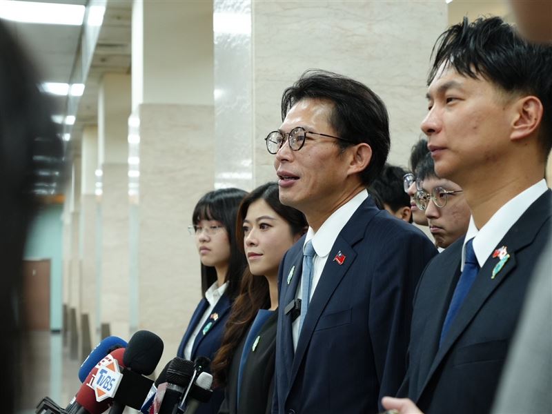 黃國昌率領民眾黨青年團出訪日本。（圖／民眾黨提供）