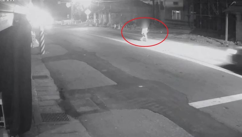 台9線婦人被撞飛命危　驚悚瞬撞影片曝光