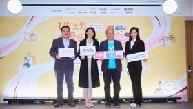 聯合勸募籲響應愛心定存成為一指超人，吳青峰連續兩年擔任愛心大使，號召民眾用一指之力讓世界更溫柔。(圖/聯合勸募提供)
