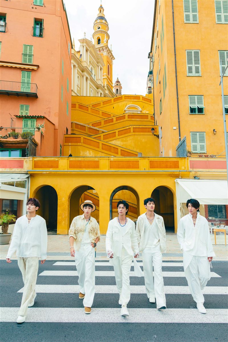 FEniX〈我就是無法失去你〉MV斥資500萬遠赴南法拍攝。（圖／華納音樂提供）