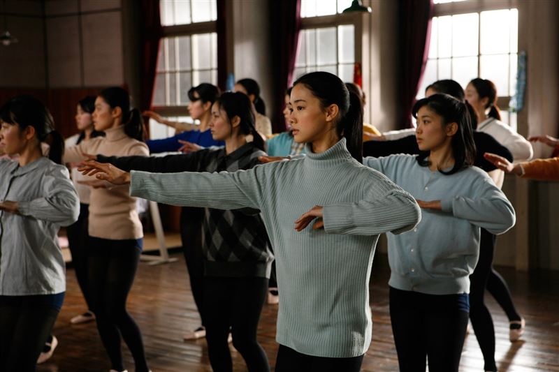 蒼井優為戲苦練夏威夷草裙舞。（圖／華映提供）