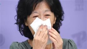 陳佩琪回憶柯文哲的獄中生活，不禁流下難過淚水。（圖／翻攝自民眾之聲YouTube頻道）