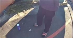 台中公園驚魂35歲男子亮刀恐嚇，街頭口角變驚悚追緝案。（圖 ／翻攝畫面）