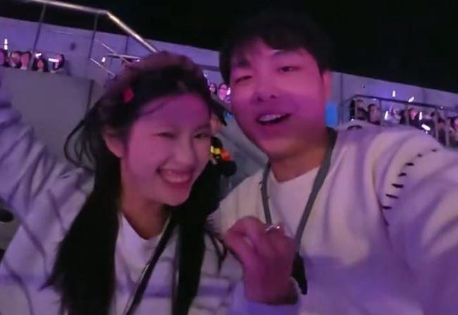 男子知道女友病情加重後，選擇回到女友身邊照顧他。（圖／取自網易新聞）