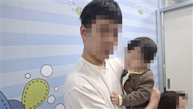 1歲童急性腸胃炎抽搐！大園警開道救一命。（圖／桃園電子報提供） 