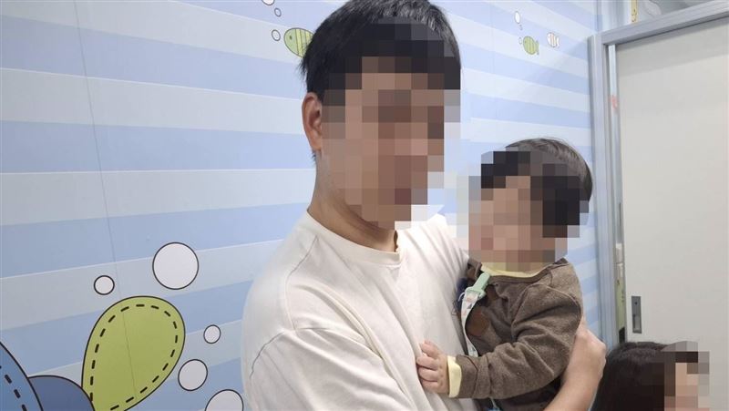1歲童急性腸胃炎抽搐！大園警開道救一命
