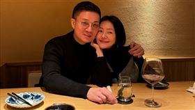 Lily貼出媽媽小S與爸爸許雅鈞的合照，狀況看起來很好。（圖／翻攝自臉書）