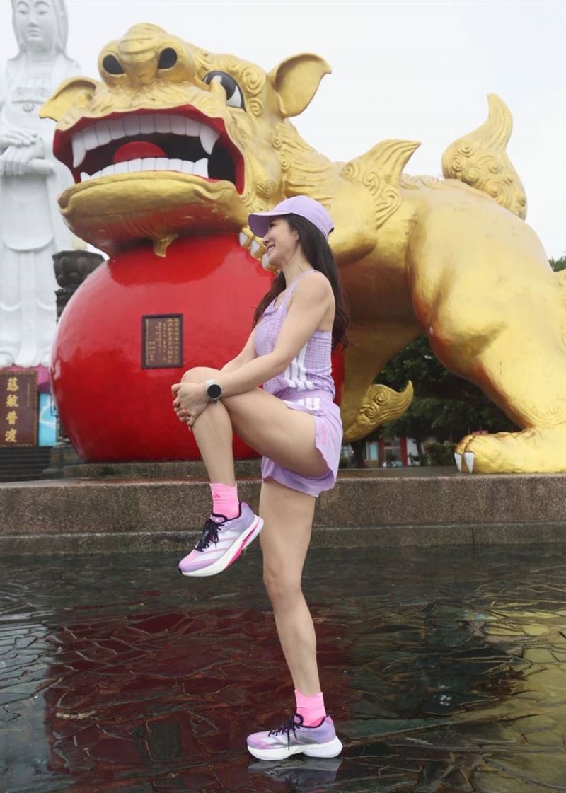 謝忻同色系穿搭被網友稱讚好看。（圖／翻攝自謝忻IG）