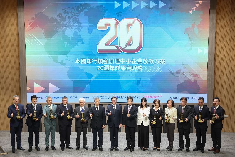 行政院長卓榮泰今（25）日指出，台美關稅談判磋商已大致完成，正在進行文件交換。（圖／中央社）