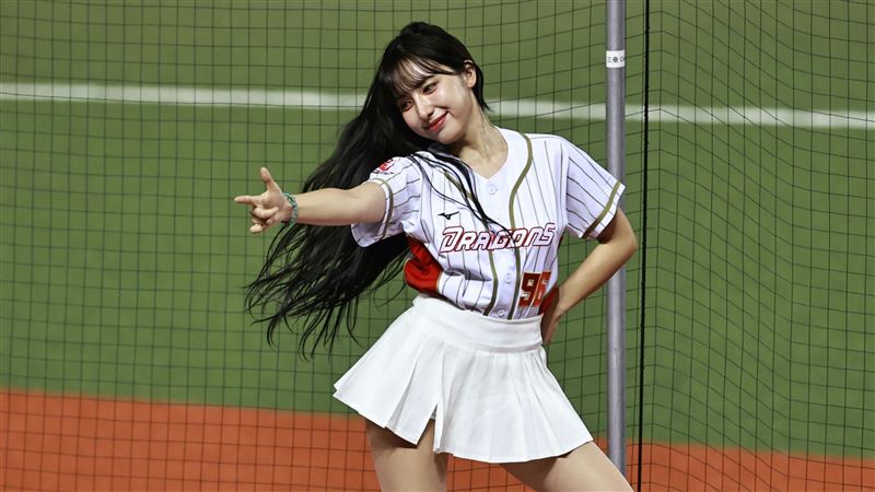 韓籍「哈妮女神」遭粉絲舔手經紀公司發聲